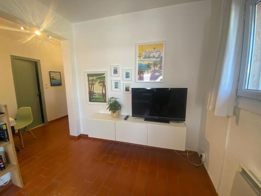 Simone, Appartement Maison, Quartier Calme, Grande Terrasse, Spa, Barbecue, 2 Chambres Fréjus Eksteriør billede