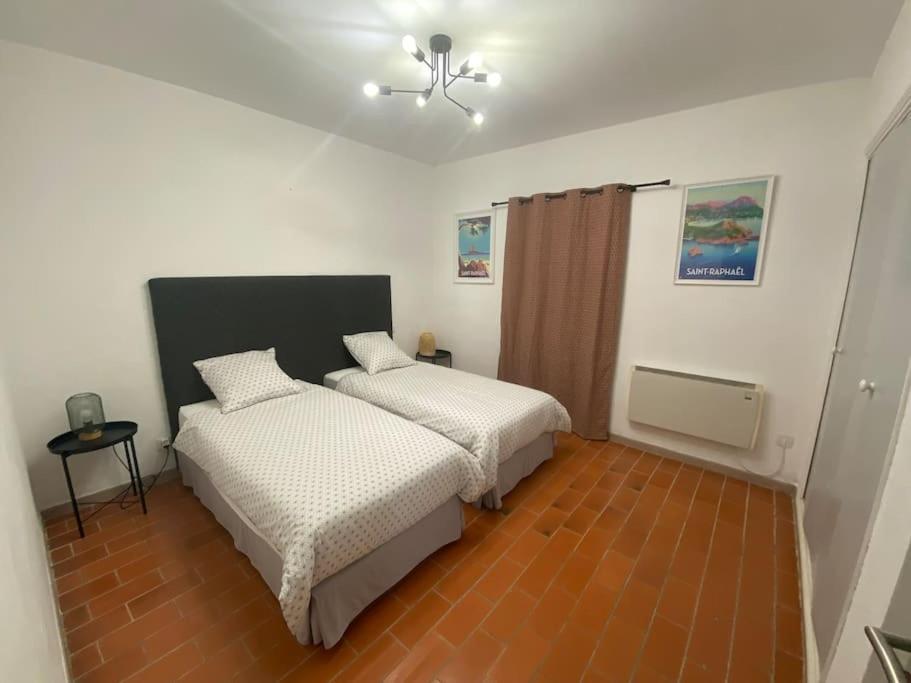 Simone, Appartement Maison, Quartier Calme, Grande Terrasse, Spa, Barbecue, 2 Chambres Fréjus Eksteriør billede