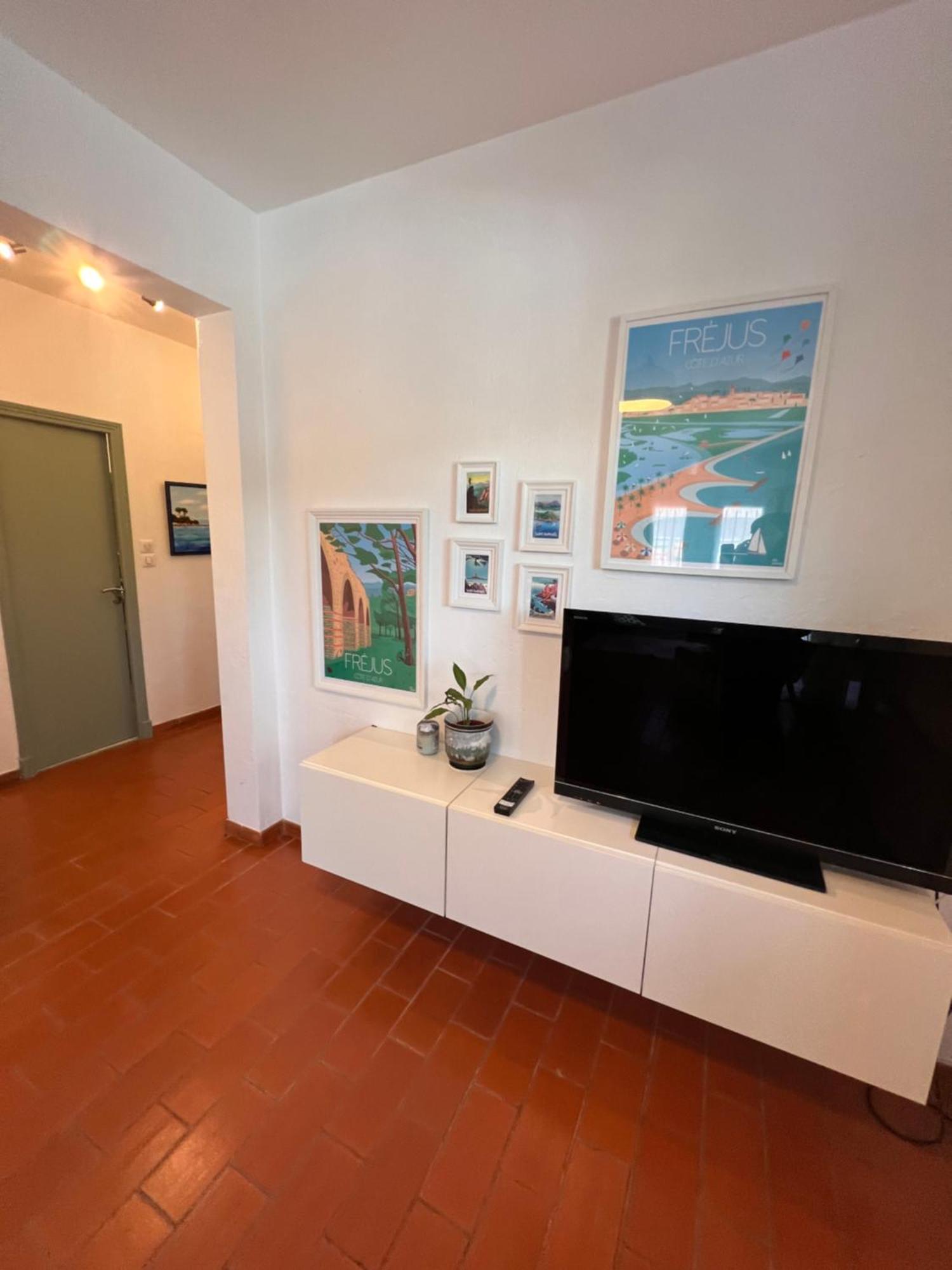Simone, Appartement Maison, Quartier Calme, Grande Terrasse, Spa, Barbecue, 2 Chambres Fréjus Eksteriør billede