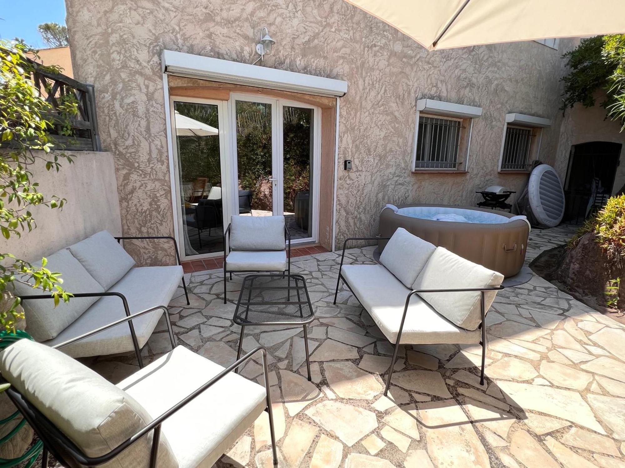 Simone, Appartement Maison, Quartier Calme, Grande Terrasse, Spa, Barbecue, 2 Chambres Fréjus Eksteriør billede